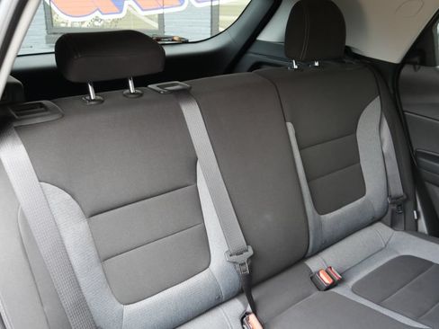 Used 2023 Chevrolet TrailBlazer LT w/ Convenience Package FWD image 10