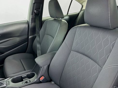 Used 2025 Toyota Corolla LE FWD image 27