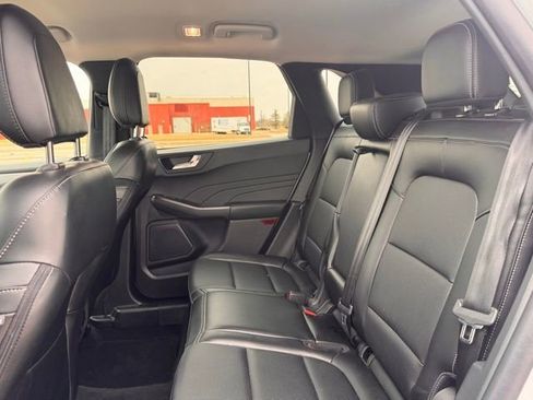 Used 2025 Ford Escape Platinum AWD/4WD image 31