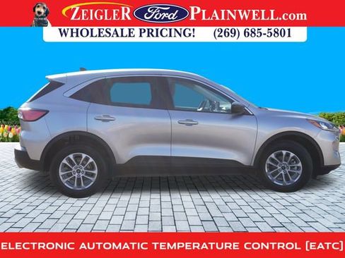 Used 2022 Ford Escape SE w/ Cold Weather Package image 6