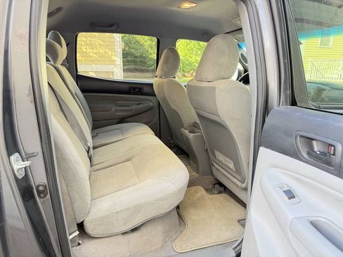 Used 2011 Toyota Tacoma 4x4 Double Cab w/ SR5 Pkg #2 image 21