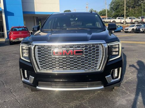 Used 2021 GMC Yukon XL Denali w/ Denali Ultimate Package AWD/4WD image 8