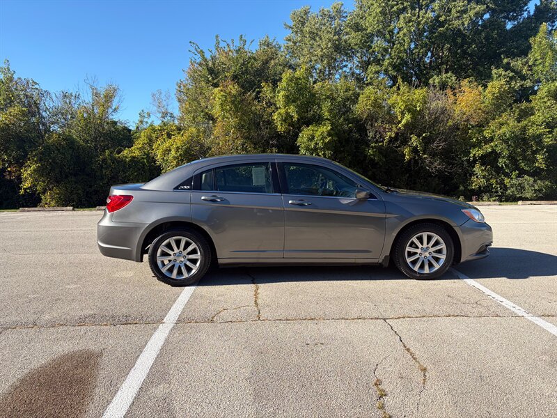 Used 2012 Chrysler 200 Touring w/ Cold Weather Group FWD image 6