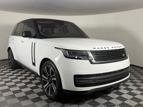 Used 2023 Land Rover Range Rover SE image 10