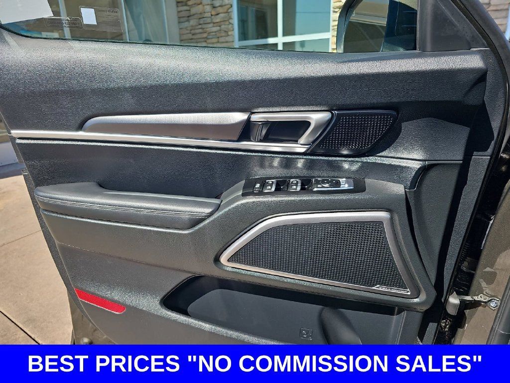 Used 2025 Kia Telluride S FWD image 29