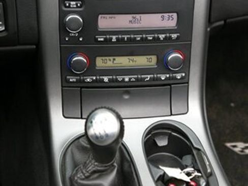 Used 2007 Chevrolet Corvette Coupe w/ Performance Package RWD image 27
