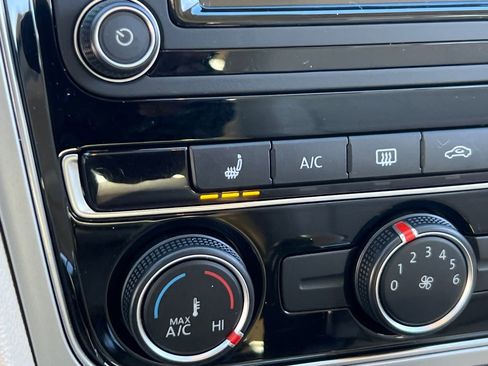 Used 2019 Volkswagen Passat 2.0T Wolfsburg image 26