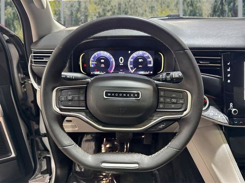 Used 2022 Jeep Wagoneer Series II w/ Premium Group I AWD/4WD image 18