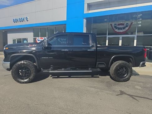 Used 2024 Chevrolet Silverado 3500 LTZ w/ LTZ Premium Package AWD/4WD image 4