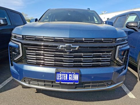 New 2026 Chevrolet Suburban High Country AWD/4WD image 2