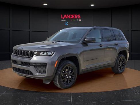 New 2026 Jeep Grand Cherokee Altitude RWD image 1