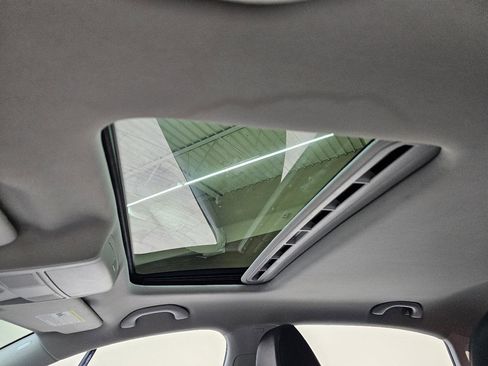 Used 2019 Volkswagen Passat Wolfsburg Edition image 36