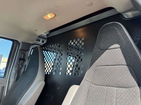 Used 2021 GMC Savana 2500 image 19