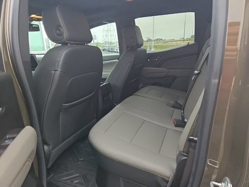 Used 2024 Chevrolet Colorado ZR2 w/ ZR2 Convenience Package III AWD/4WD image 13