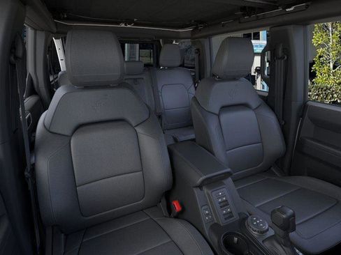 New 2025 Ford Bronco Outer Banks w/ Sasquatch Package image 10