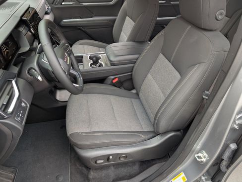 Used 2025 GMC Acadia Elevation image 16