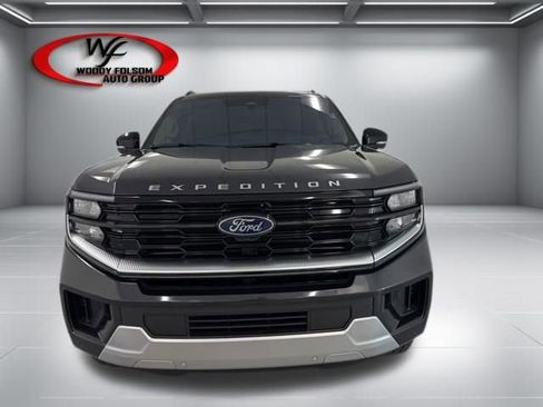 Used 2025 Ford Expedition Max Platinum AWD/4WD image 2