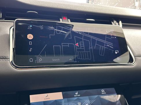 Used 2023 Land Rover Range Rover Evoque R-Dynamic SE image 27