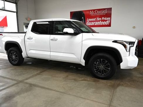 Used 2023 Toyota Tundra SR5 w/ SR5 Convenience Package AWD/4WD image 4