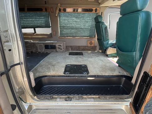 Used 2000 Ford E-350 and Econoline 350 Extended Super Duty RWD image 34
