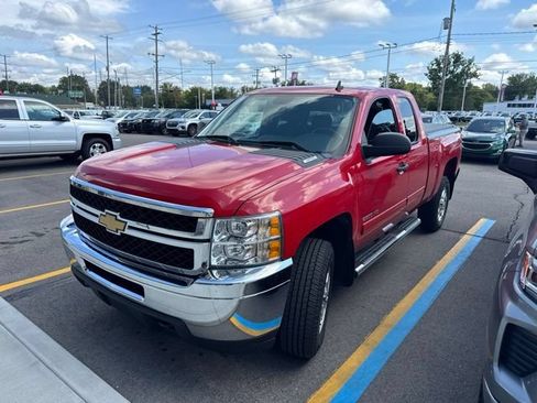Used 2011 Chevrolet Silverado 2500 LT w/ Snow Plow Prep Package AWD/4WD image 1
