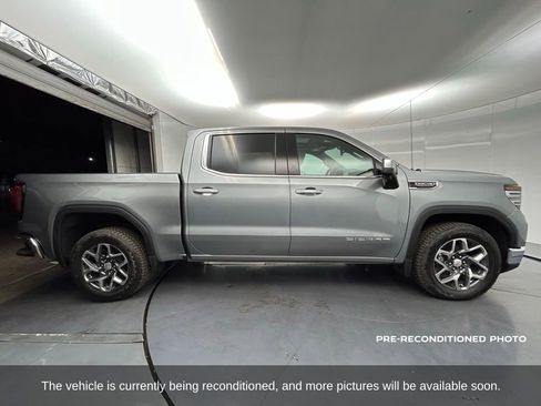 Used 2025 GMC Sierra 1500 SLT w/ SLT Convenience Package image 7
