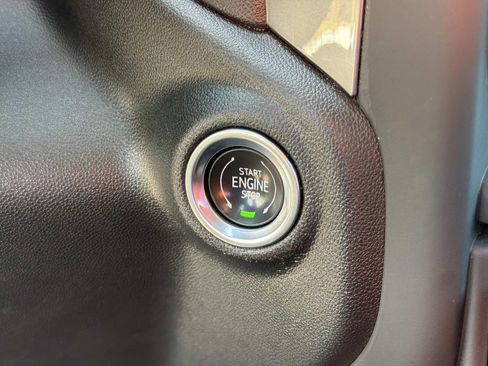 Used 2024 GMC Sierra 2500 Pro w/ Convenience Package image 32