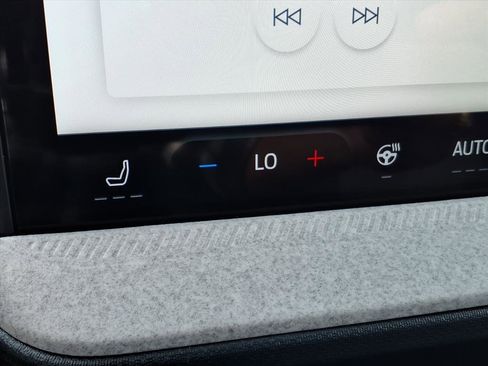 New 2026 Ford Maverick XLT w/ XLT Luxury Package FWD image 8