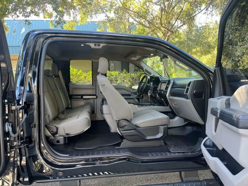 Used 2019 Ford F250 XLT w/ XLT Premium Package image 21