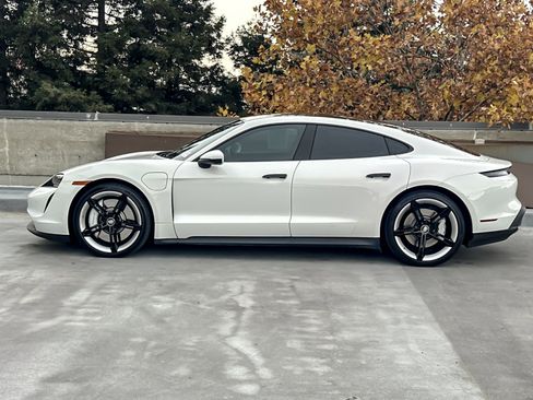 Used 2022 Porsche Taycan 4S image 2