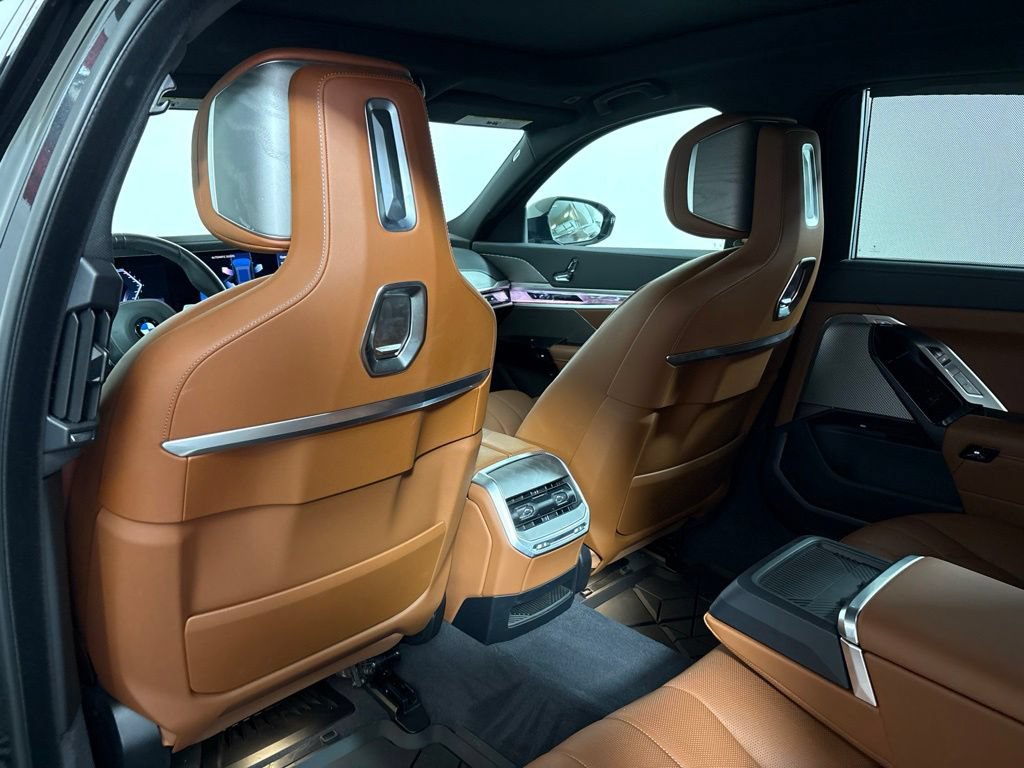 Certified 2026 BMW 740i xDrive w/ Executive Package AWD/4WD image 31