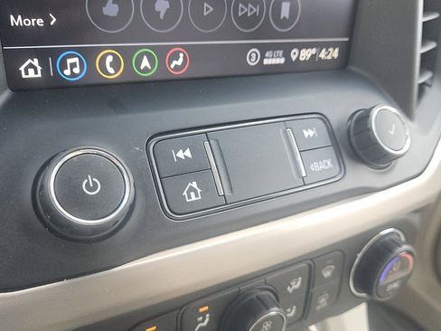 Used 2020 GMC Acadia Denali w/ Technology Package FWD image 12
