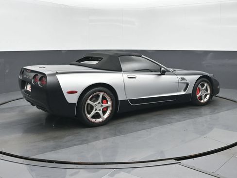 Used 2002 Chevrolet Corvette Convertible w/ Preferred Equipment Group2 RWD image 3