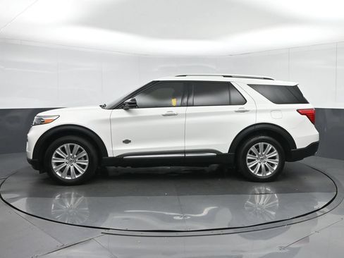 Used 2021 Ford Explorer King Ranch w/ Premium Technology Package AWD/4WD image 4