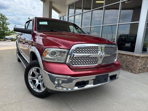 Used 2013 RAM 1500 Laramie w/ Convenience Group AWD/4WD image 2