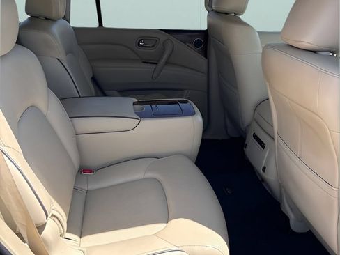 Used 2018 INFINITI QX80 2WD w/ Driver Assistance Package image 17
