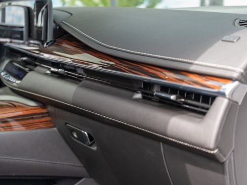 Used 2021 Cadillac Escalade Premium Luxury w/ LPO, Radiant Package AWD/4WD image 43