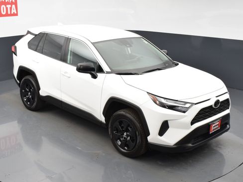 Used 2024 Toyota RAV4 LE image 21