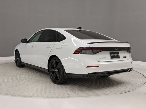 Used 2025 Honda Accord Sport image 3