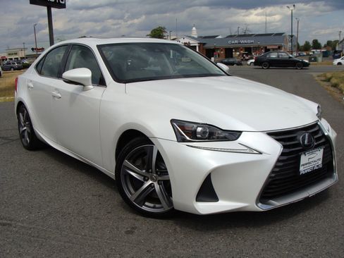 Used 2017 Lexus IS 300 AWD image 1