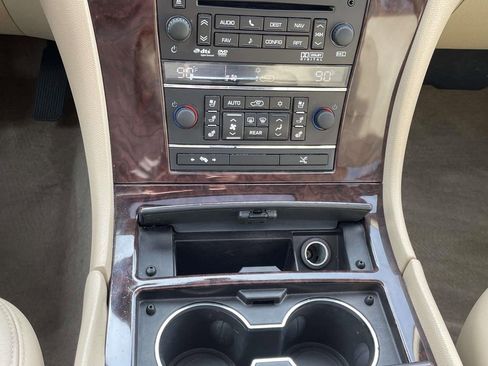 Used 2014 Cadillac Escalade Premium image 25