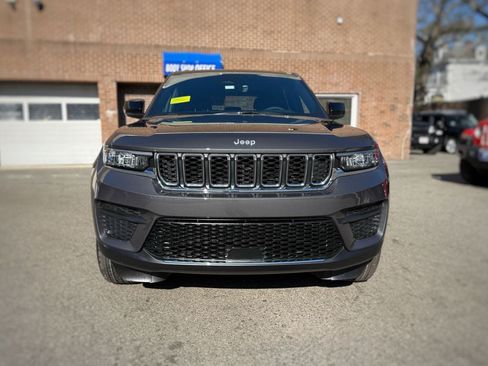 New 2026 Jeep Grand Cherokee Laredo AWD/4WD image 2