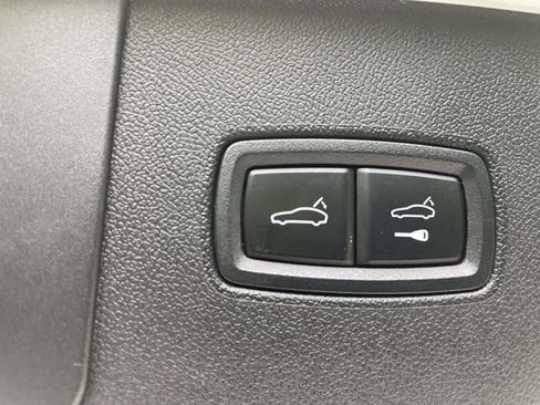 Used 2023 Porsche Cayenne AWD/4WD image 36