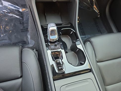 New 2026 Volvo XC40 B5 Plus w/ Protection Package Premier image 17