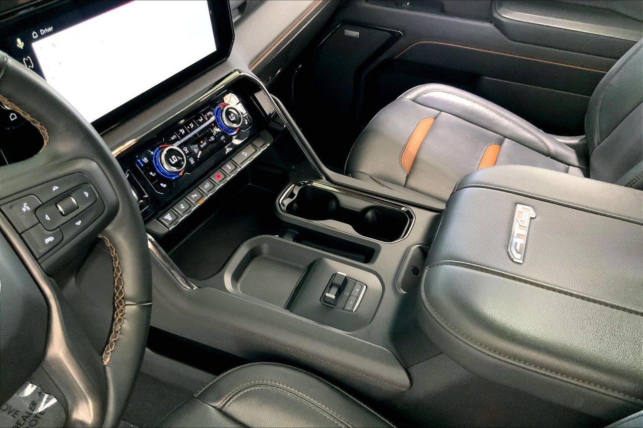 Used 2024 GMC Sierra 2500 AT4 w/ AT4 Premium Plus Package AWD/4WD image 17