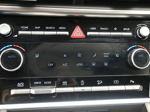 Used 2025 Hyundai Santa Fe SEL AWD/4WD image 13
