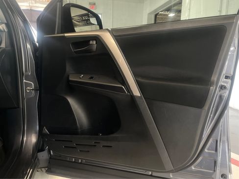 Used 2018 Toyota RAV4 LE w/ All Weather Liner Package FWD image 24