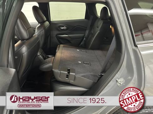 Used 2021 Jeep Cherokee Latitude Lux AWD/4WD image 37