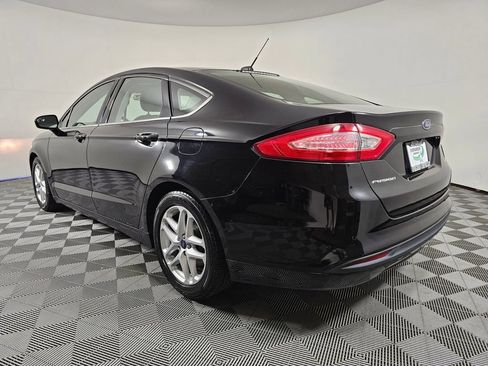 Used 2016 Ford Fusion SE FWD image 5