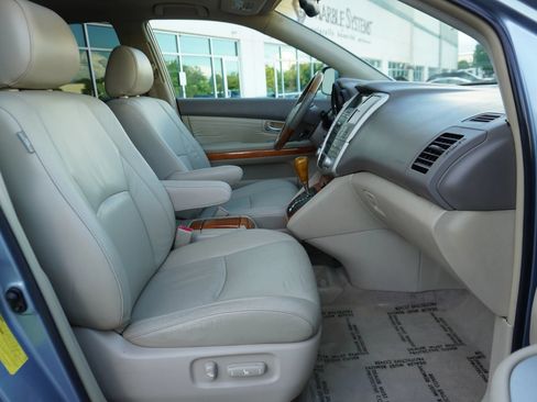 Used 2005 Lexus RX 330 w/ Premium Pkg FWD image 12